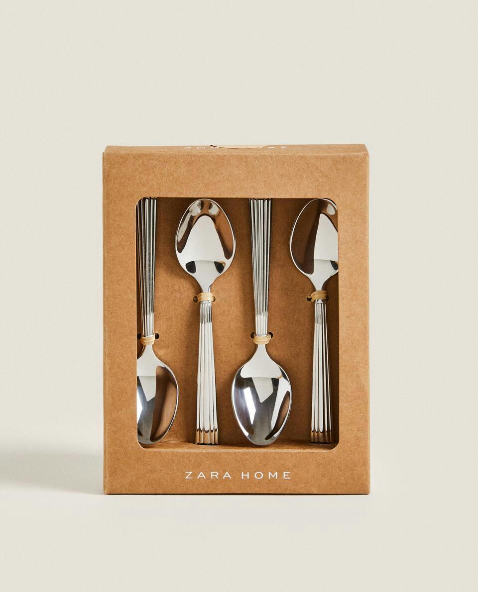 BOX OF 4 TEASPOONS WITH SCORED HANDLE