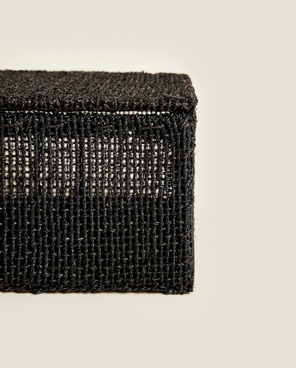 WOVEN BASKET WITH LID