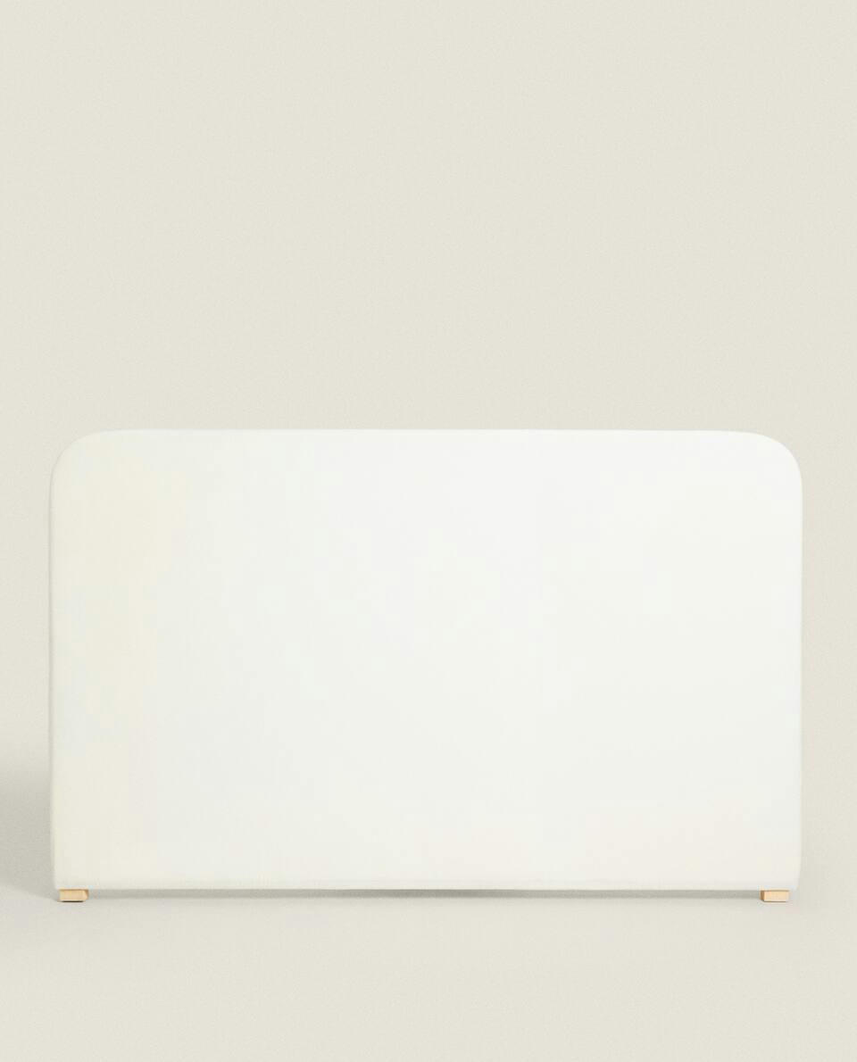 ROUNDED HEADBOARD WITH LINEN COVER