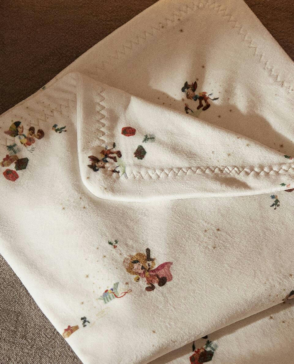 CHILDREN’S PINOCCHIO ? DISNEY FLEECE CHRISTMAS BLANKET