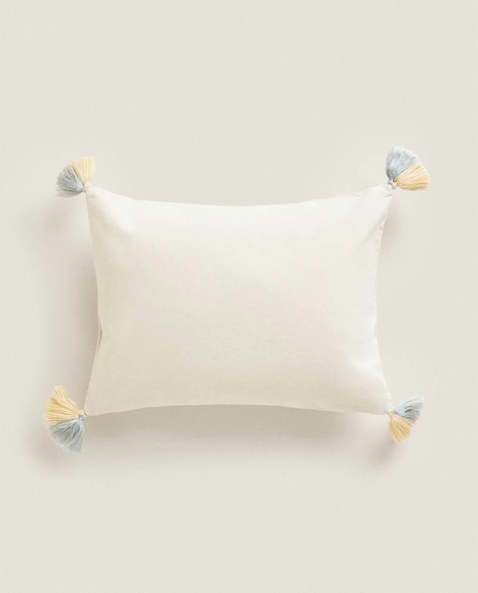 PEANUTS? CUSHION COVER WITH TASSELS