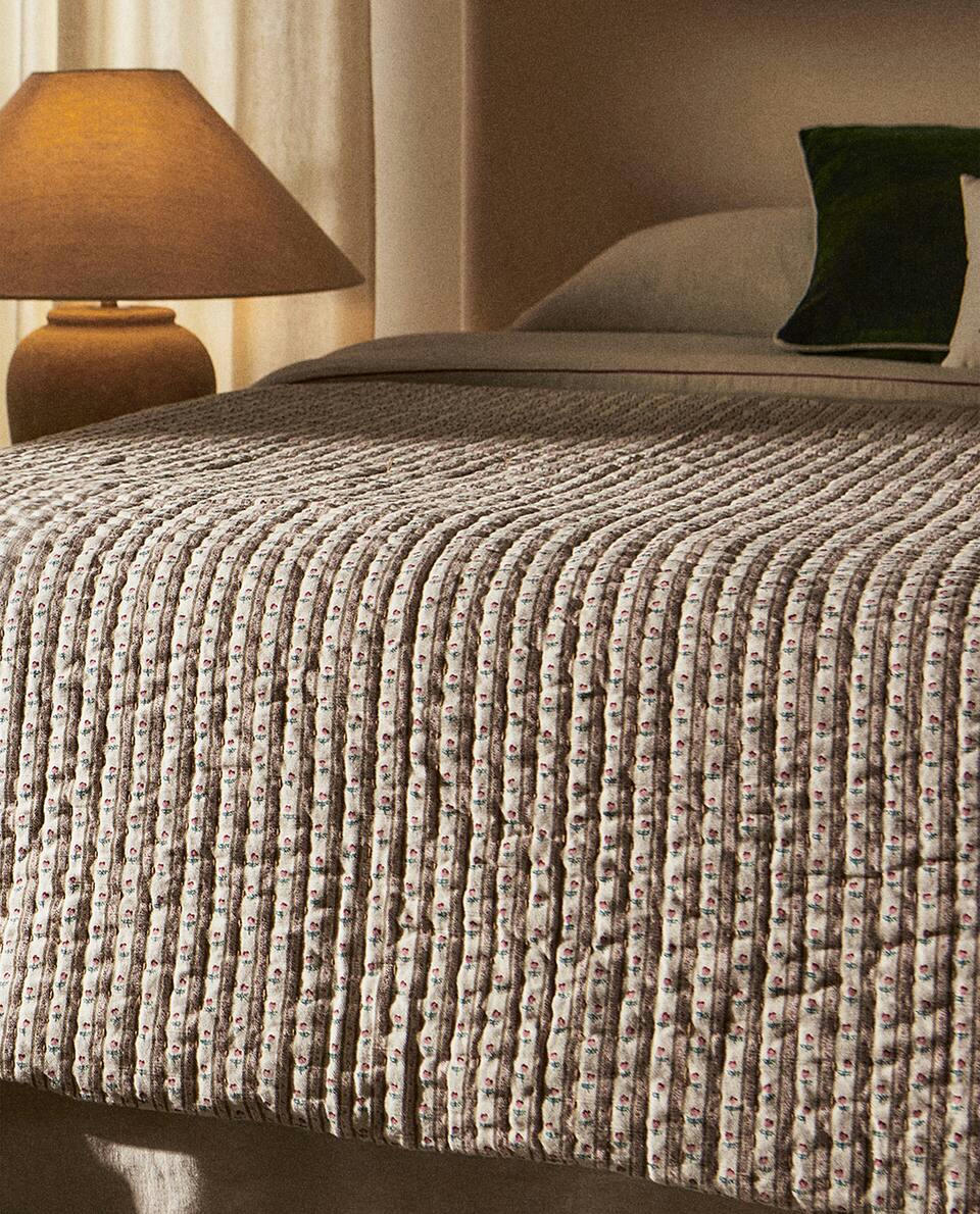 FLORAL COTTON CHRISTMAS QUILT