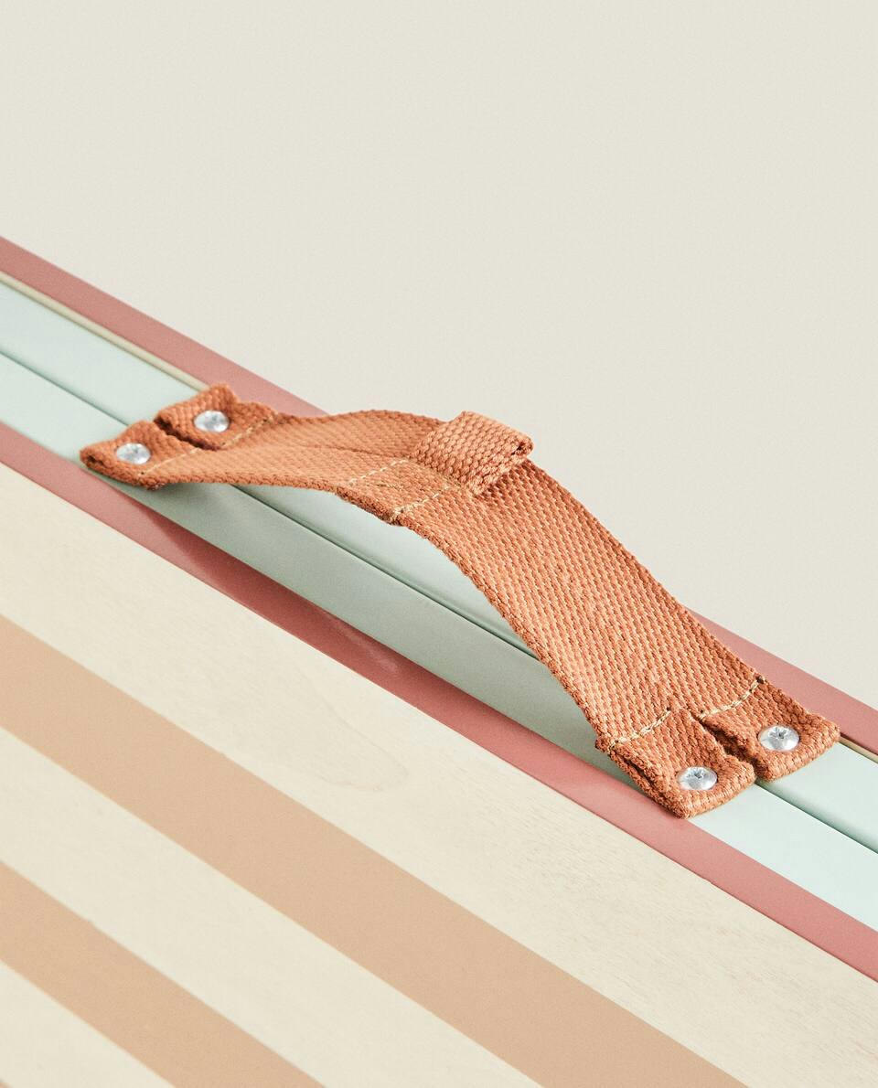 LARGE FOLDABLE TABLE