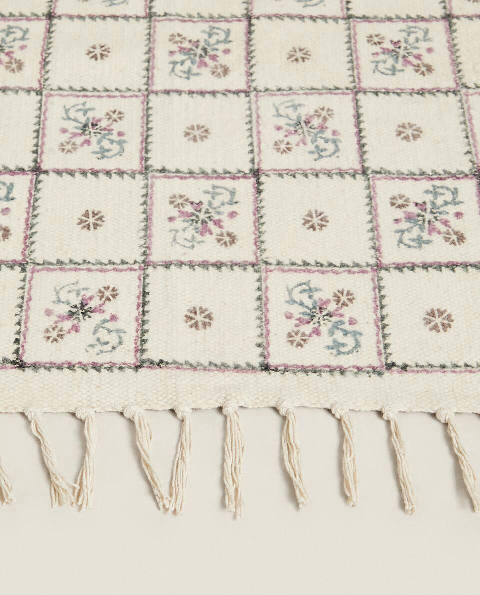 COTTON CHRISTMAS RUG WITH FRINGING