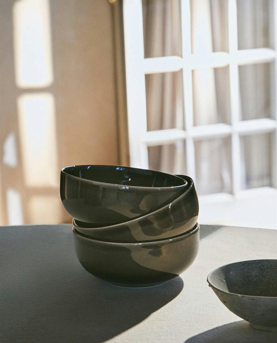 BLACK STONEWARE BOWL