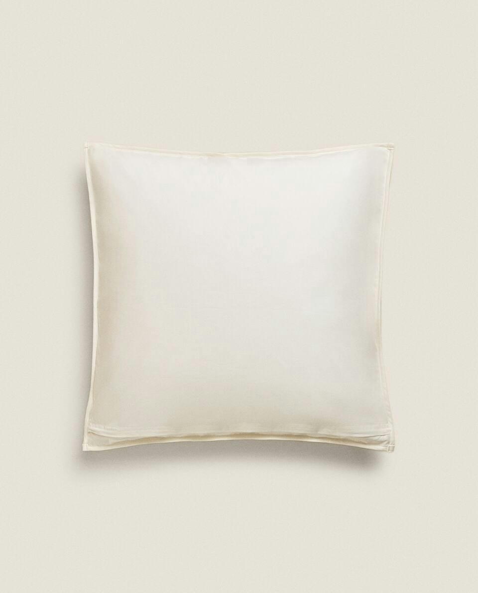 DOTTED CUSHION COVER