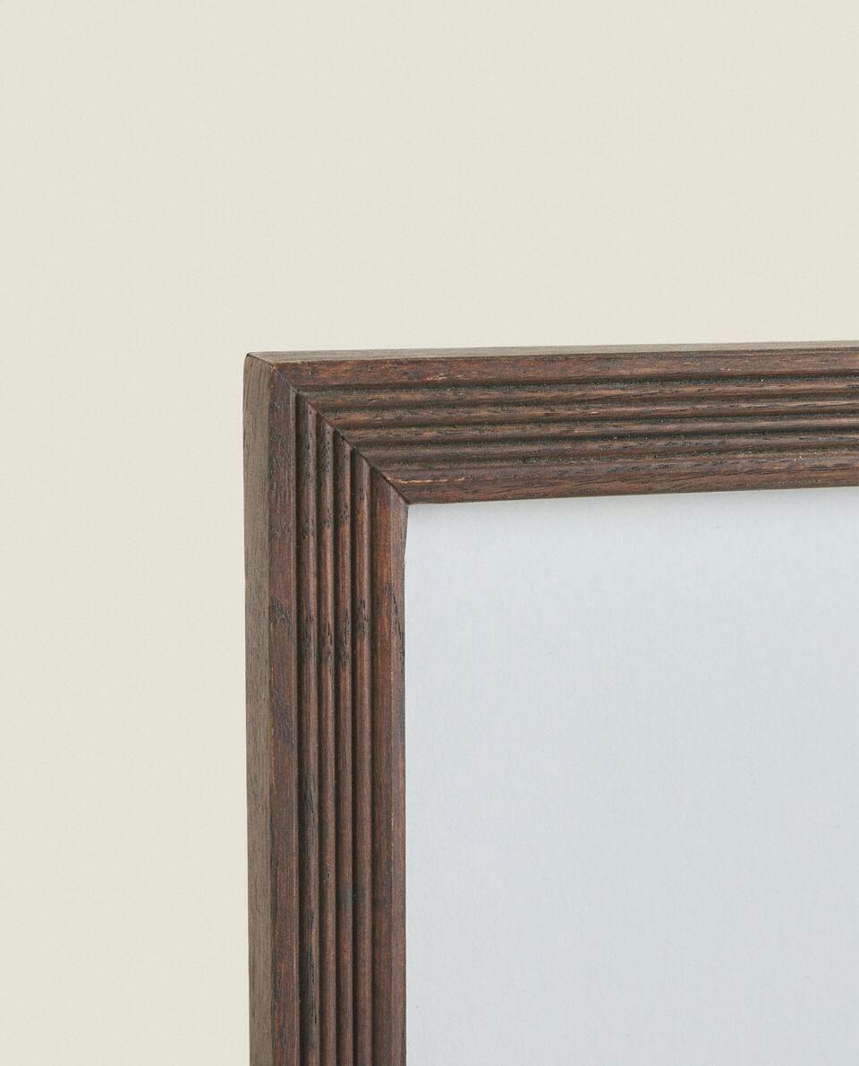 FLUTED FRAME BY ROSA PARK