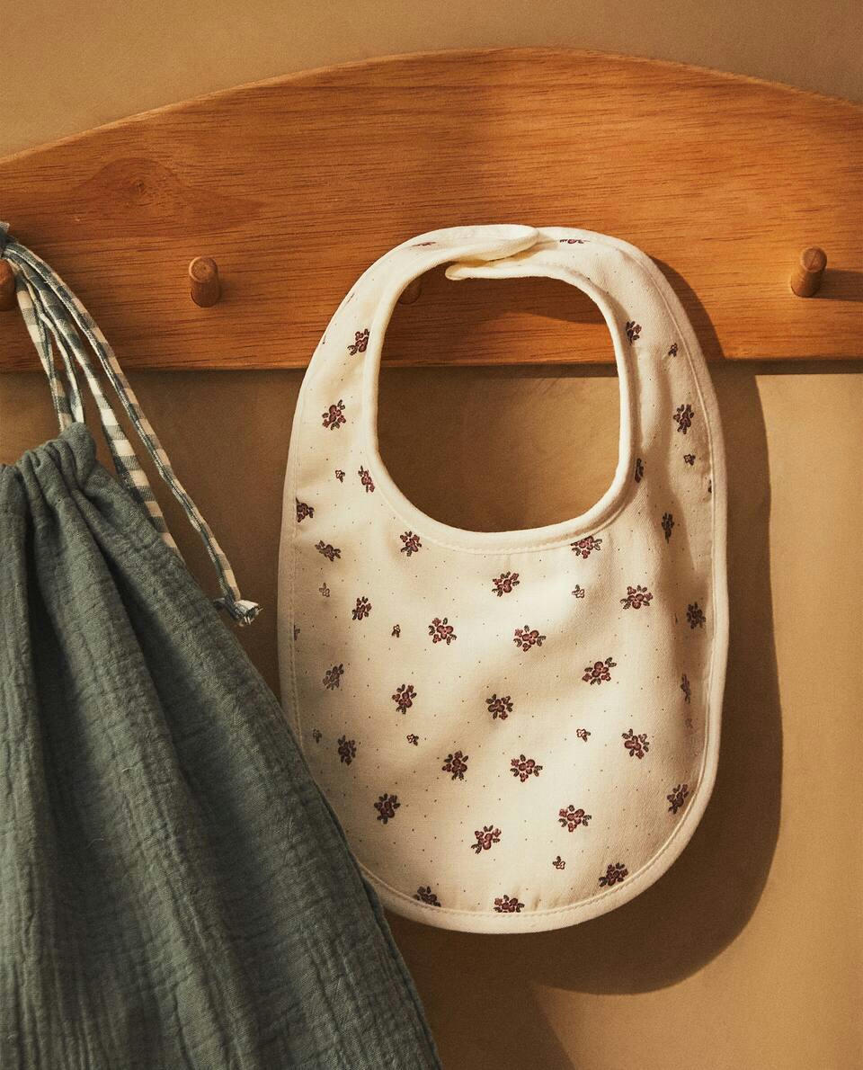 CHILDREN'S FLORAL PRINT BIB
