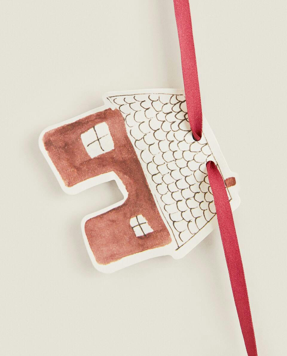 DECORATIVE GARLAND WITH RIBBON AND CHRISTMAS FIGURES