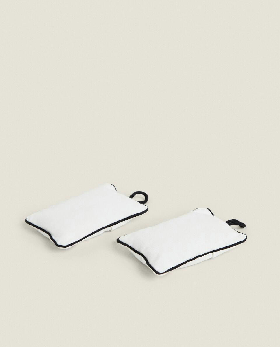 PACK OF WARDROBE CEDAR CHIP BAGS (PACK OF 2)