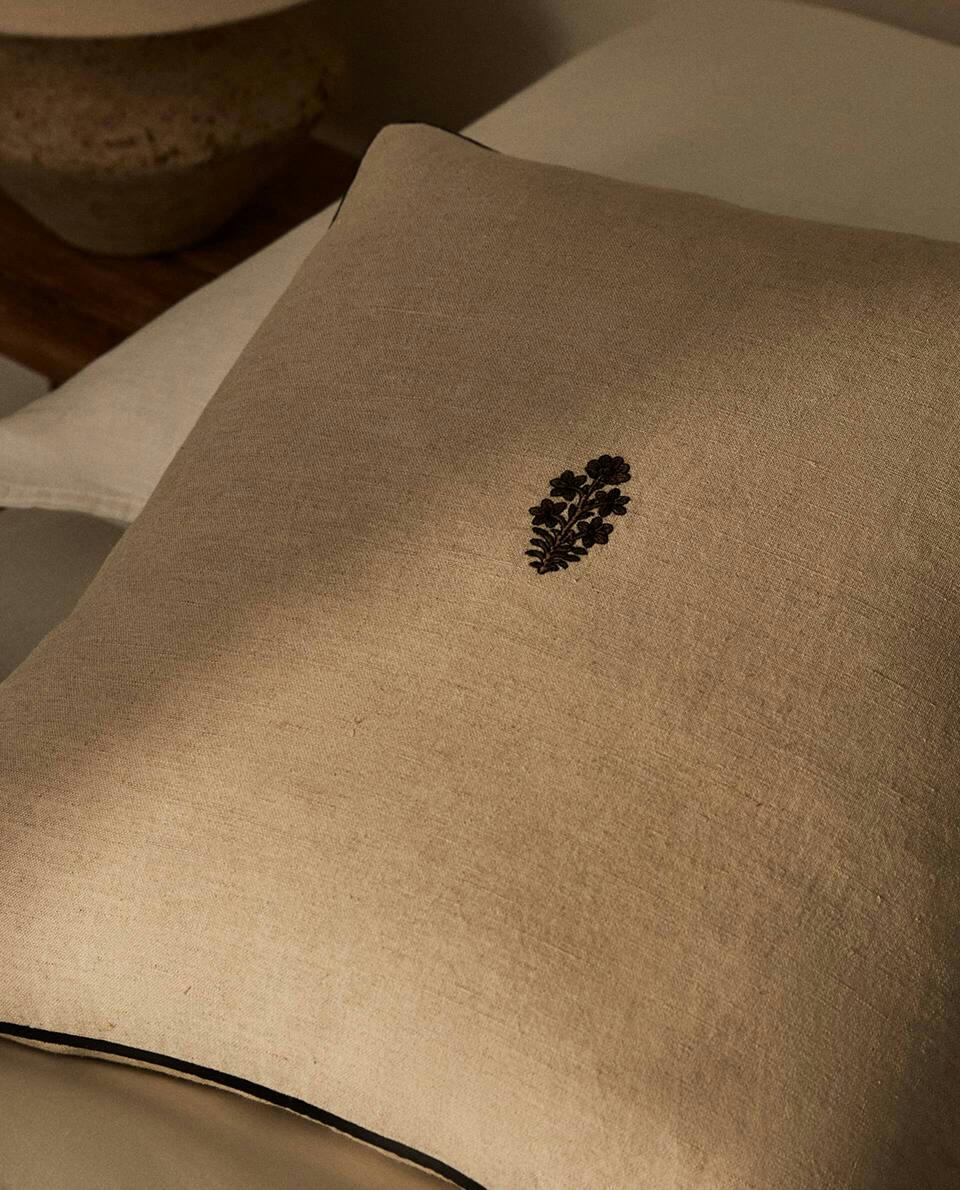 EMBROIDERED CUSHION COVER