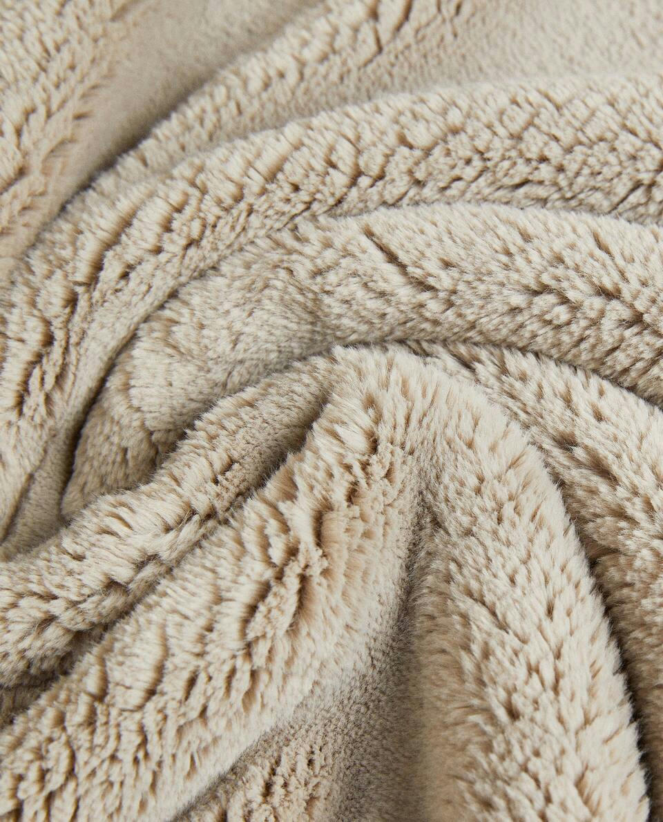 490 GSM SHORT FAUX FUR FLEECE BLANKET