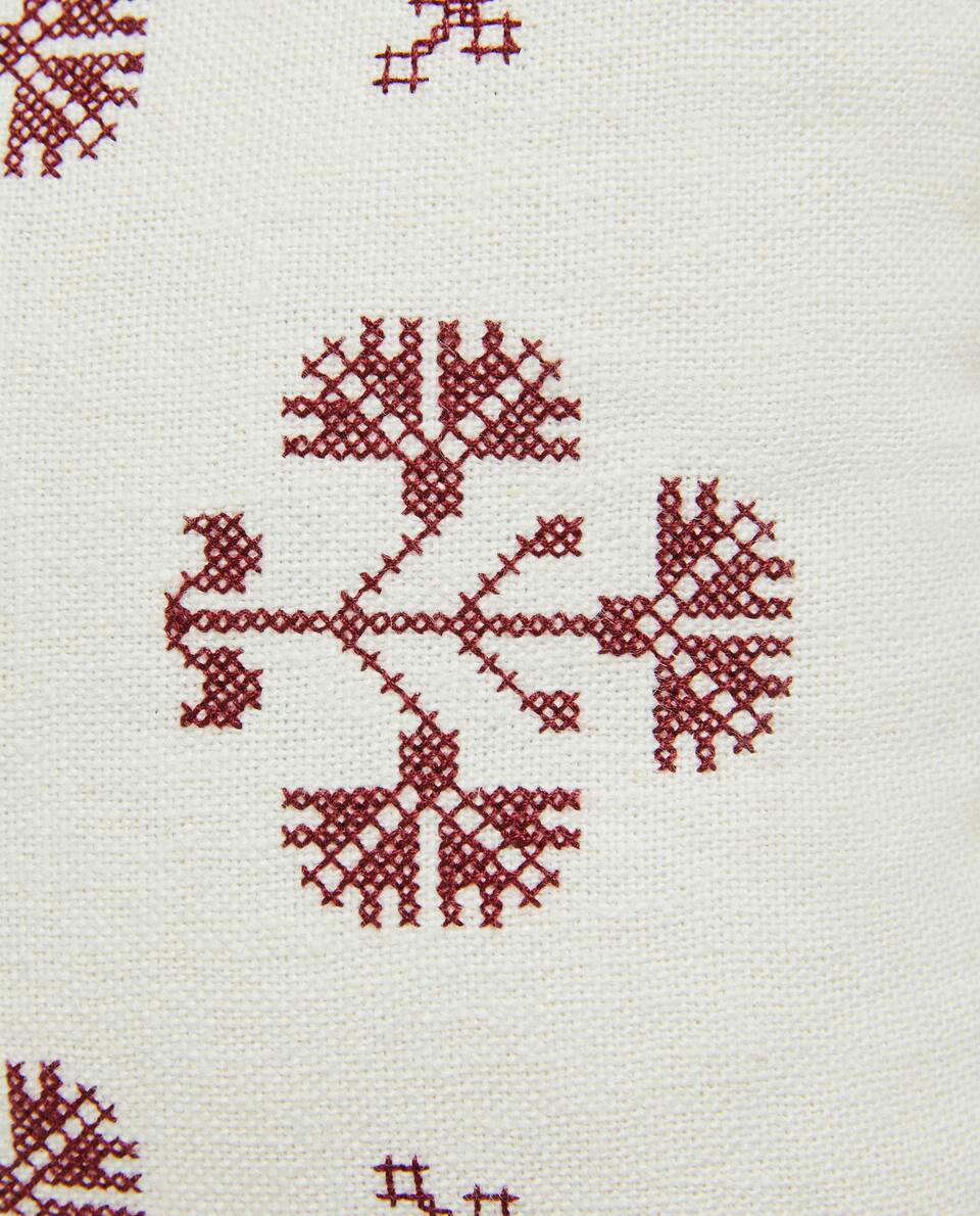 CHRISTMAS CROSS-STITCH CUSHION