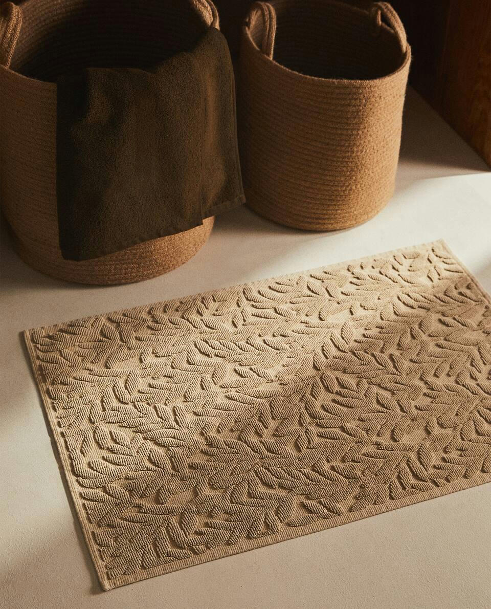 JACQUARD BATH MAT