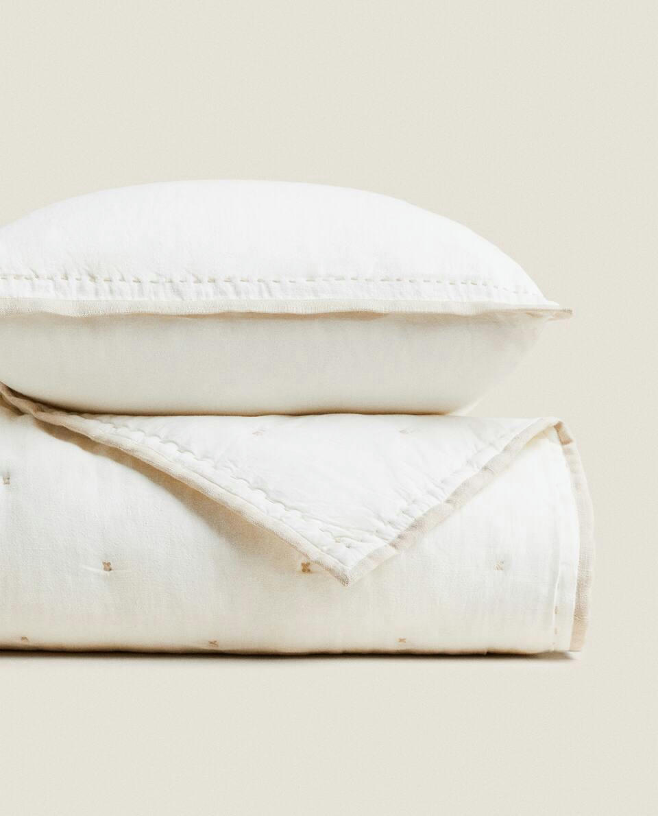 QUILT WITH CONTRAST BORDER