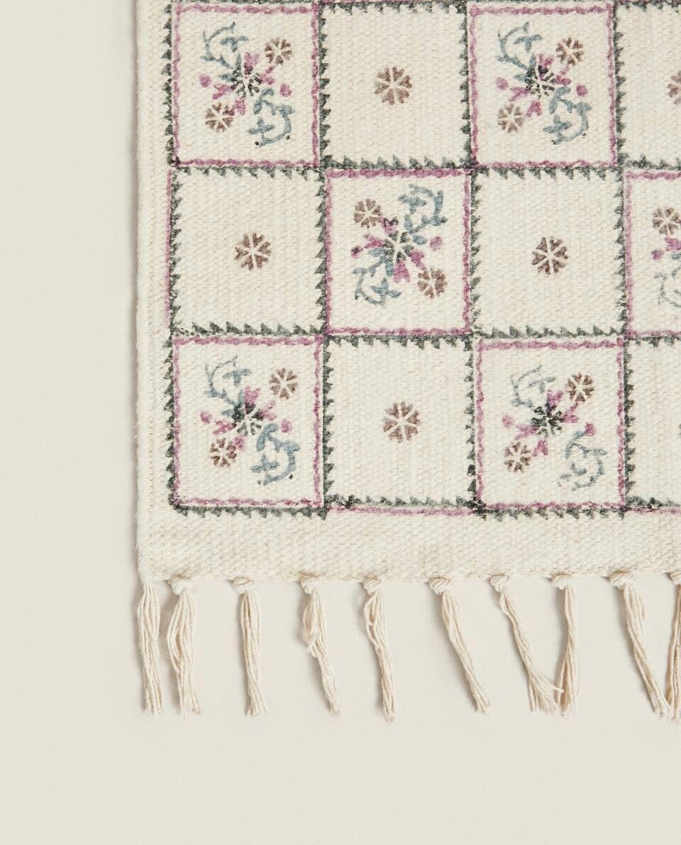 COTTON CHRISTMAS RUG WITH FRINGING