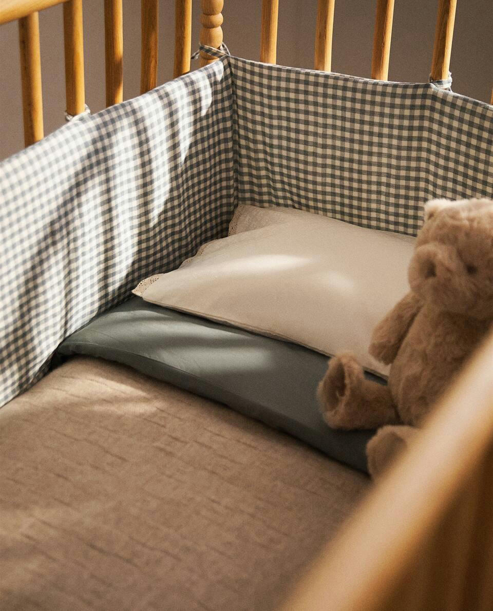 CHILDREN’S CHECK MUSLIN COT BUMPER COVER