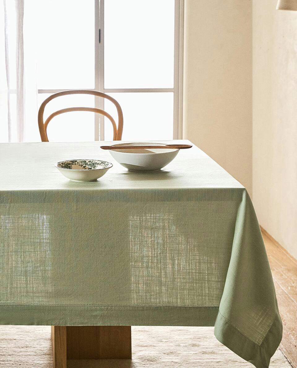 HEMSTITCHED TABLECLOTH