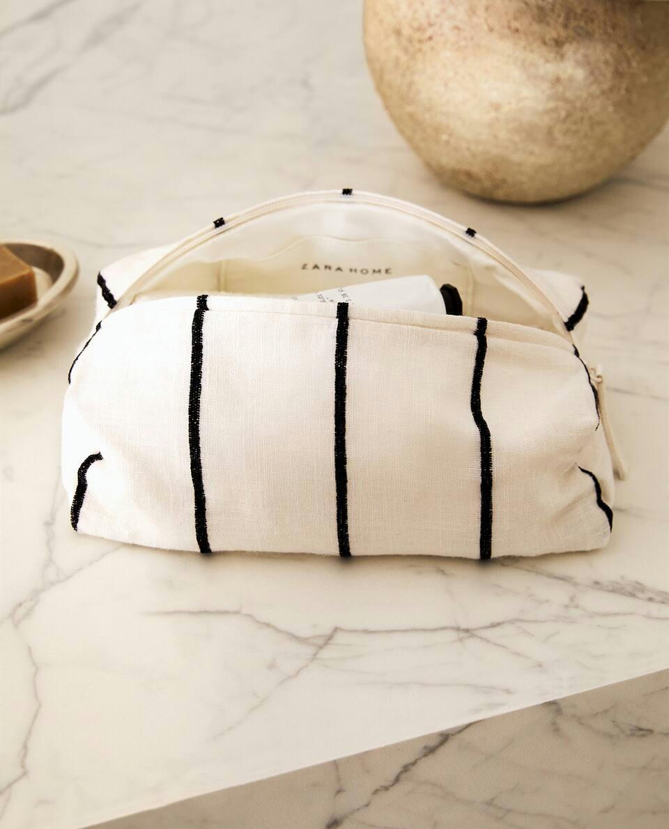 STRIPED FABRIC TOILETRY BAG