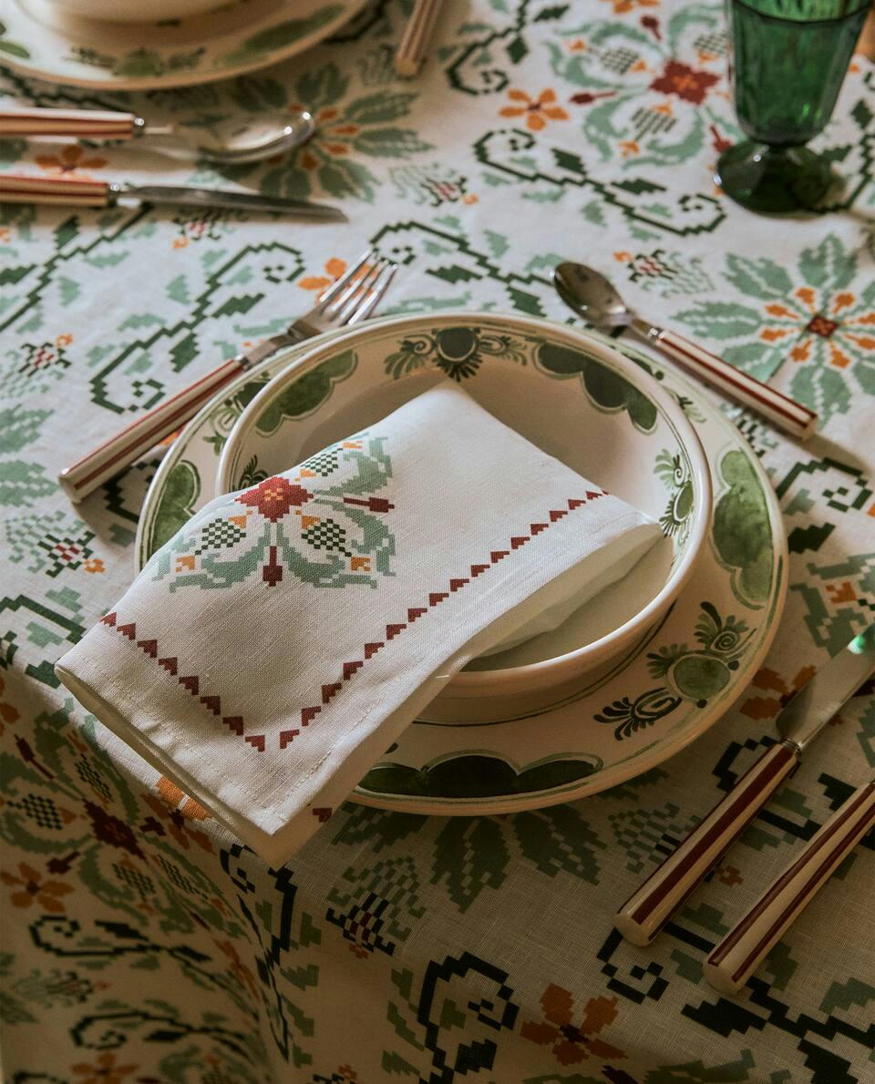 PACK OF CROSS STITCH LINEN NAPKINS (PACK OF 2)