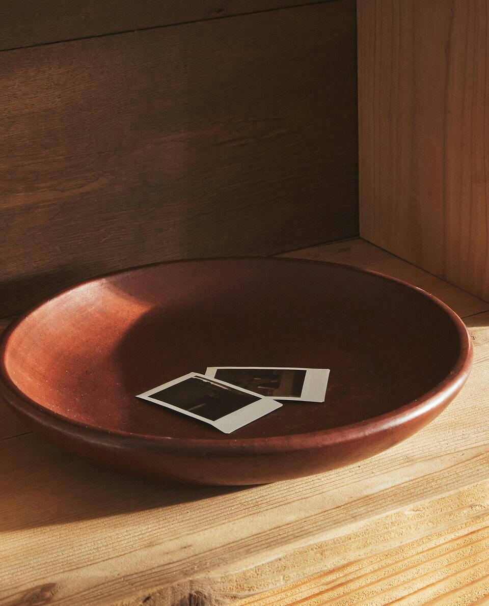 DECORATIVE ROUND TRAY