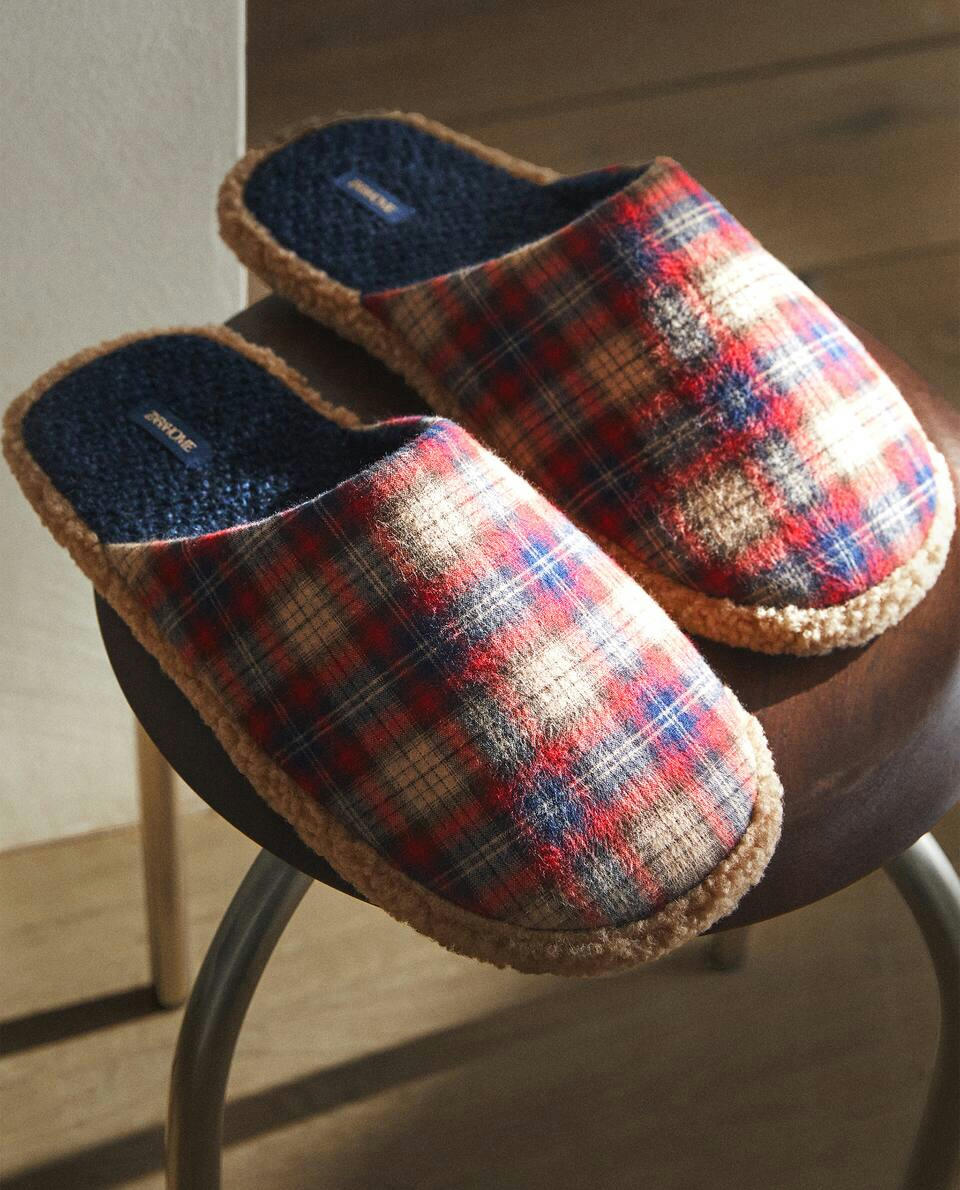 WARM CHRISTMAS TARTAN SLIPPERS