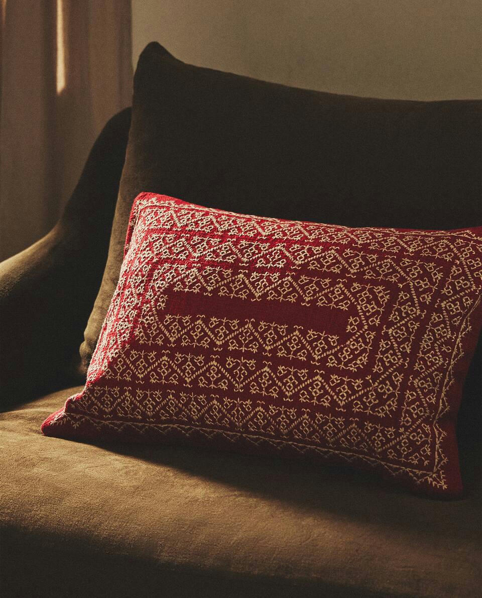 EMBROIDERED CHRISTMAS COTTON CUSHION COVER