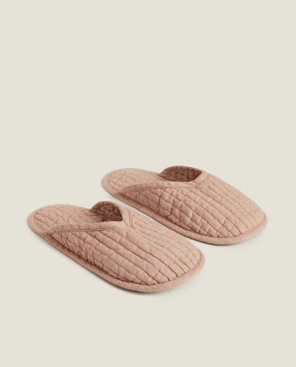 QUILTED LINEN SLIPPERS