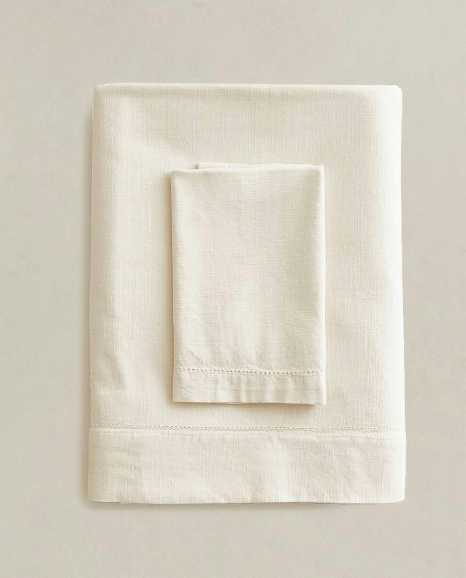 HEMSTITCHED TABLECLOTH