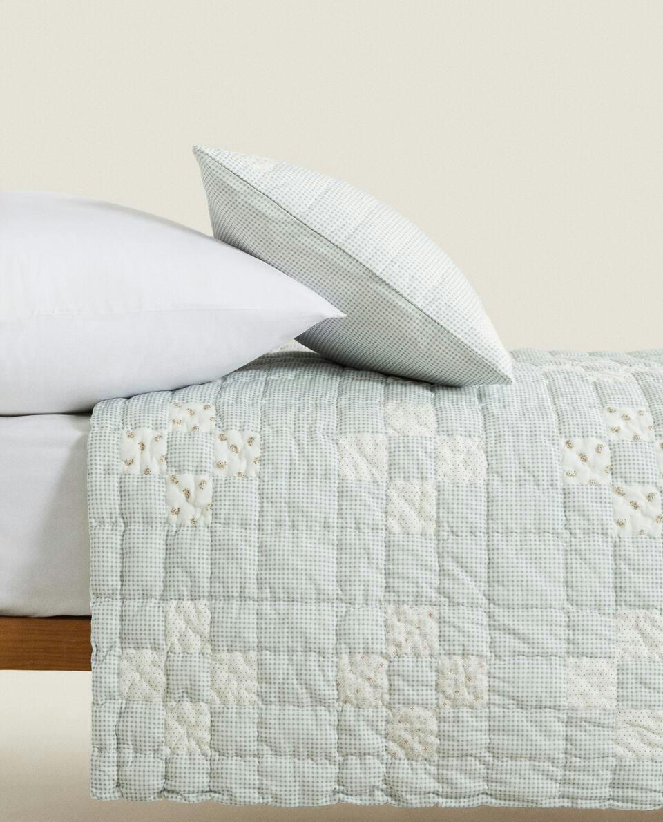 FLORAL PATCHWORK QUILT