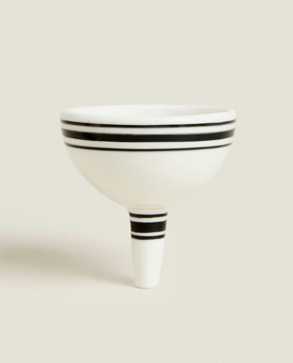 STONEWARE OIL AND VINEGAR CRUET SET WITH LINES