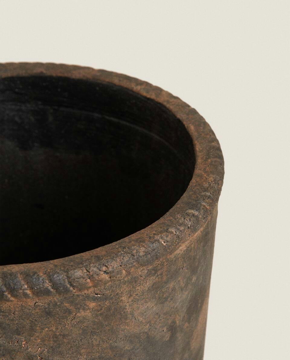 TALL DISTRESSED FLOWERPOT