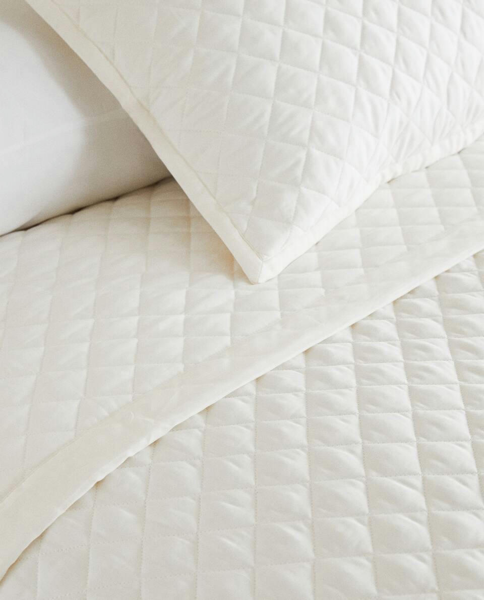 DIAMOND QUILT