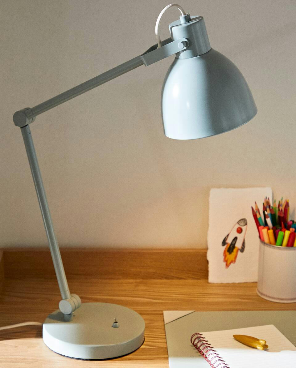 LACQUERED DESK LAMP WITH SWING ARM