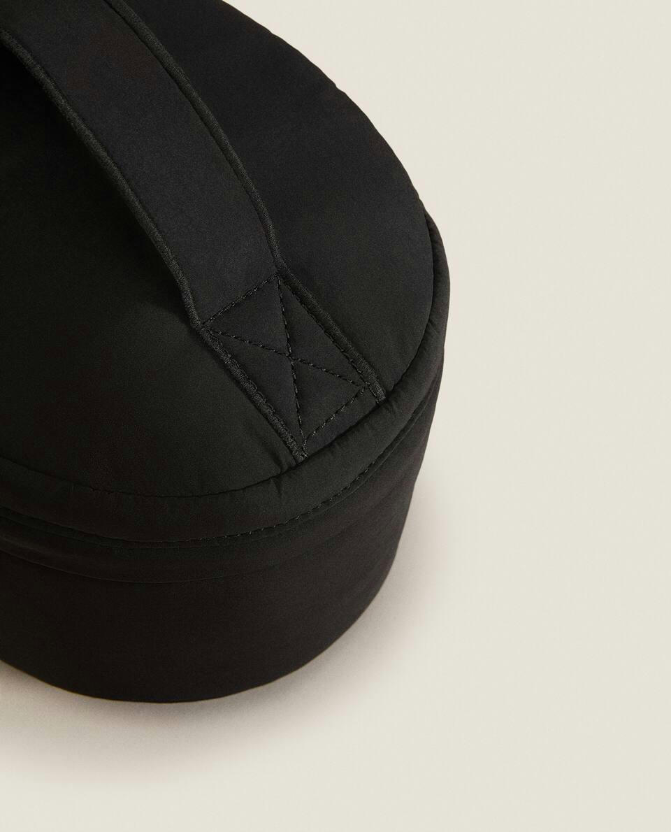 OVAL TECHNICAL FABRIC TOILETRY BAG