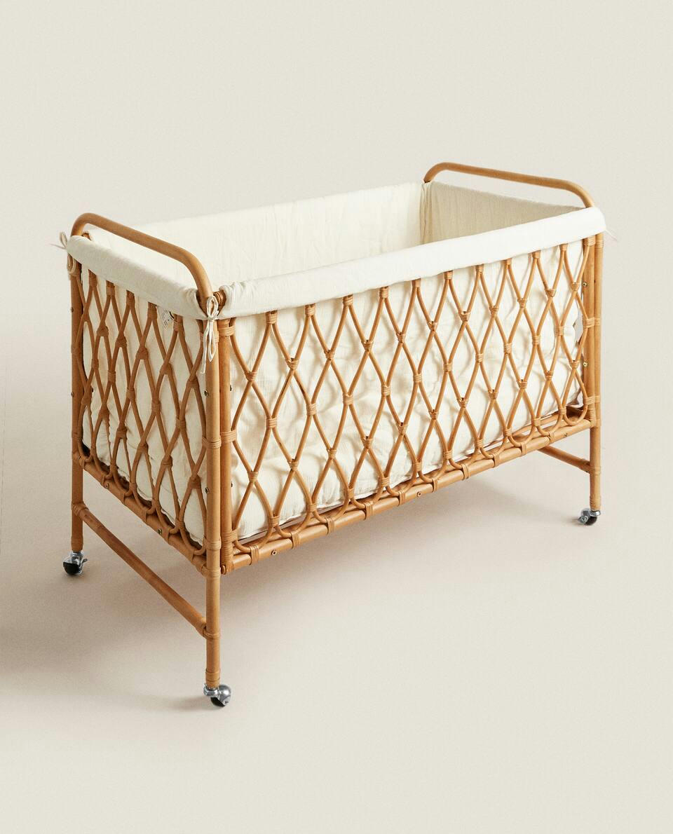 RATTAN COT