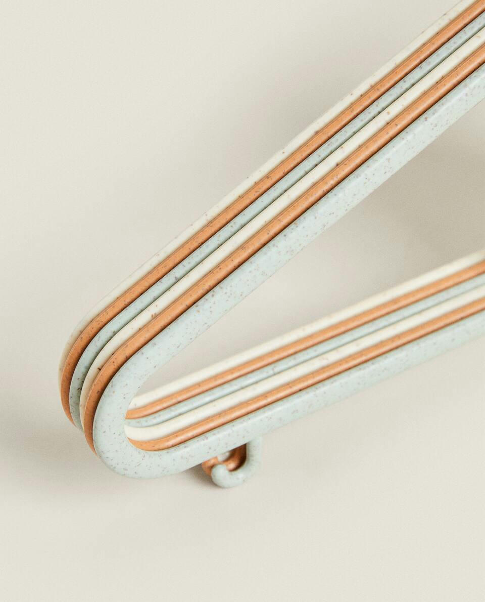 CHILDREN'S HANGERS (PACK OF 6)