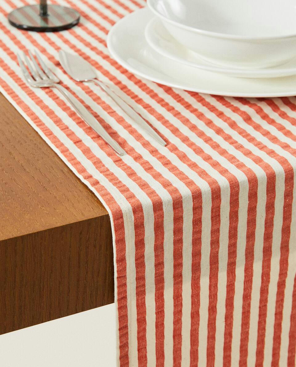 STRIPED TABLE RUNNER