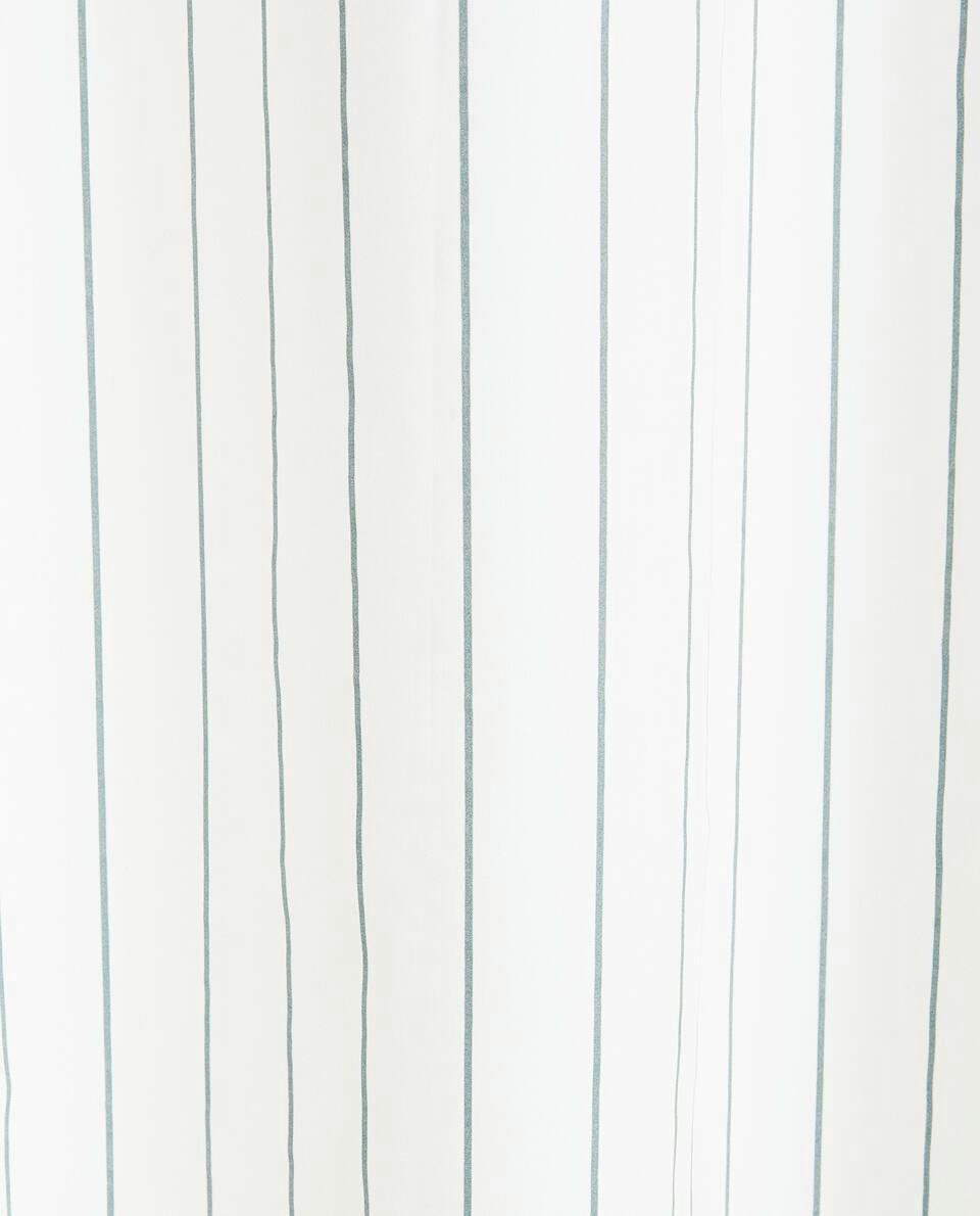 STRIPED SHOWER CURTAIN