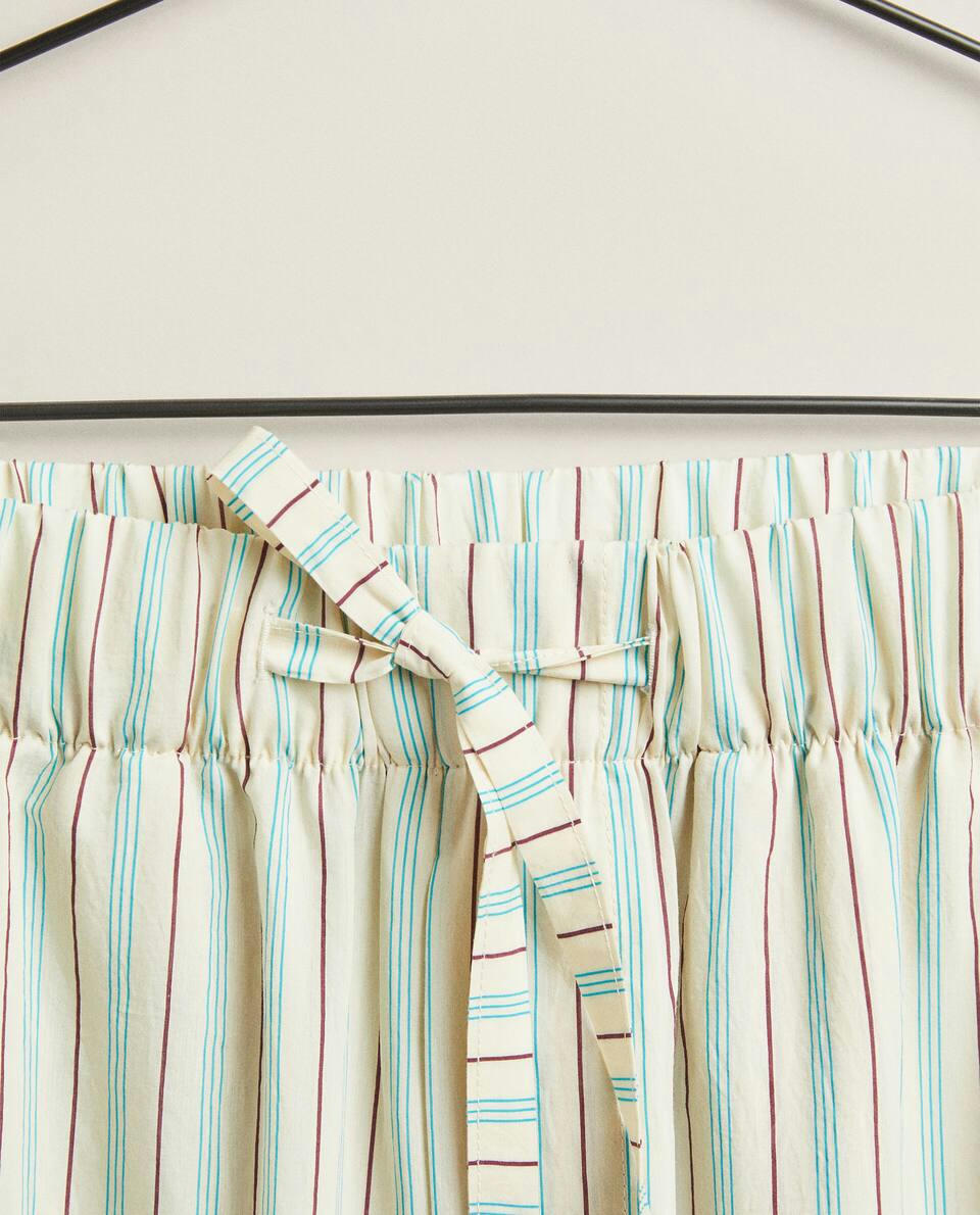 TROUSERS WITH THIN STRIPES