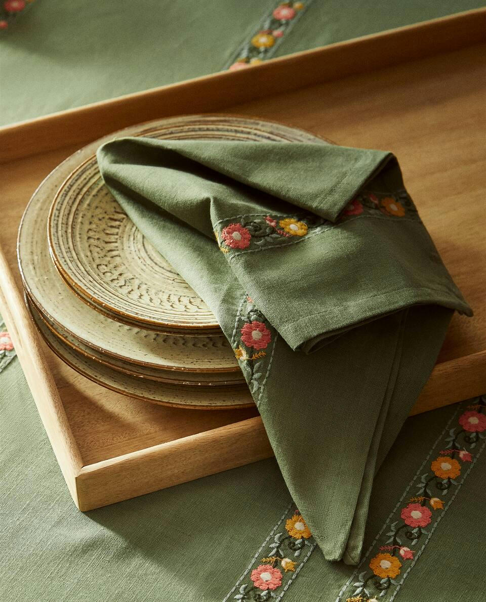 EMBROIDERED COTTON NAPKINS (PACK OF 2)
