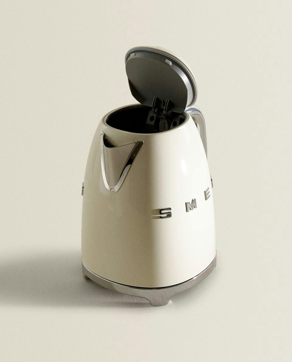 SMEG KETTLE