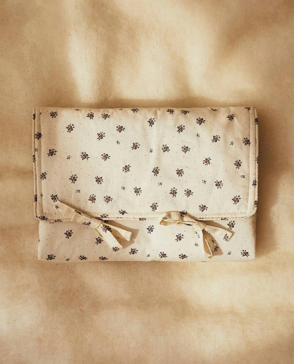 CHILDREN’S FLORAL COTTON MUSLIN CHANGING MAT