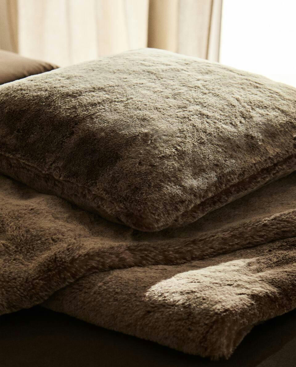FUR CUSHION COVER