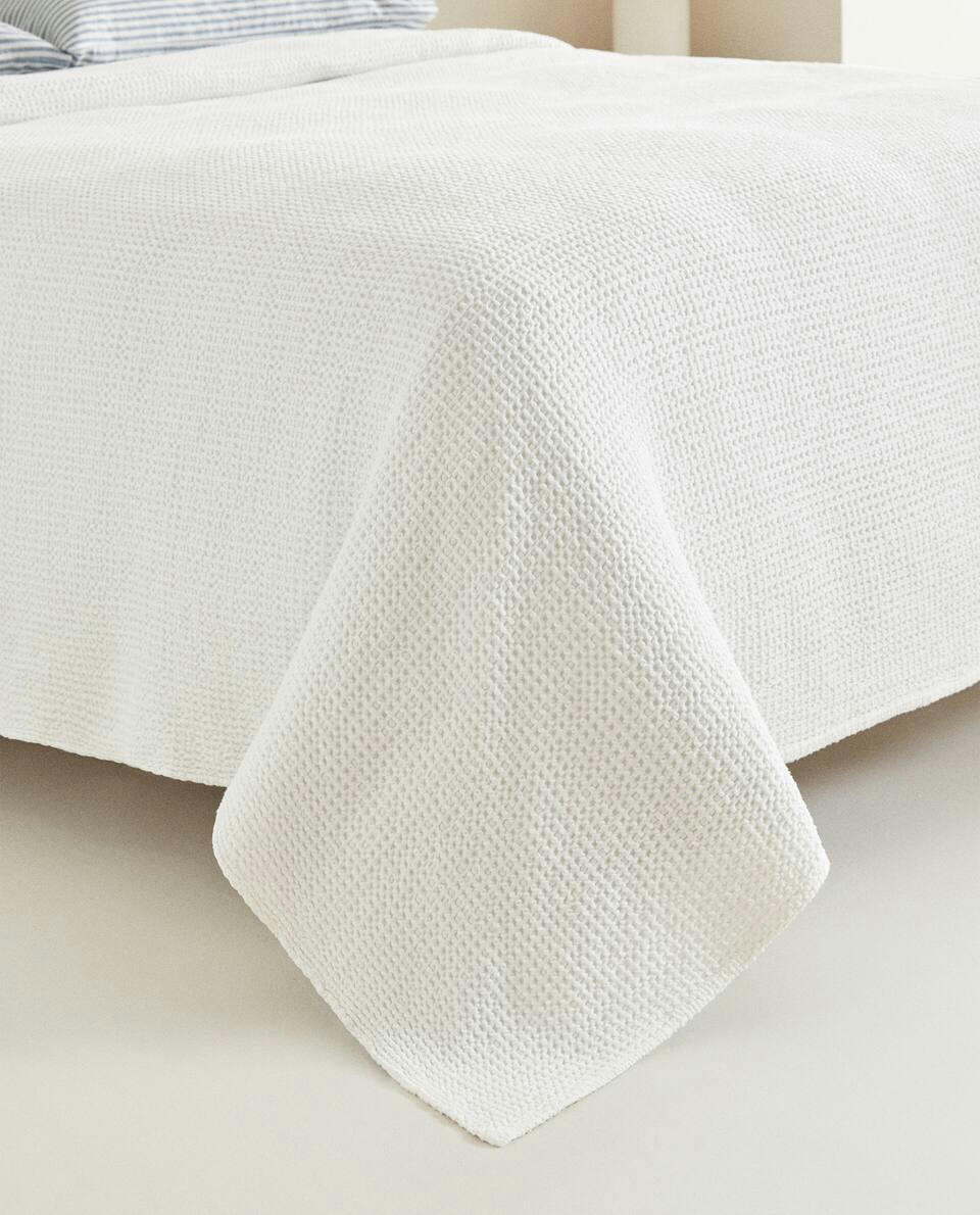 WAFFLE KNIT BEDSPREAD