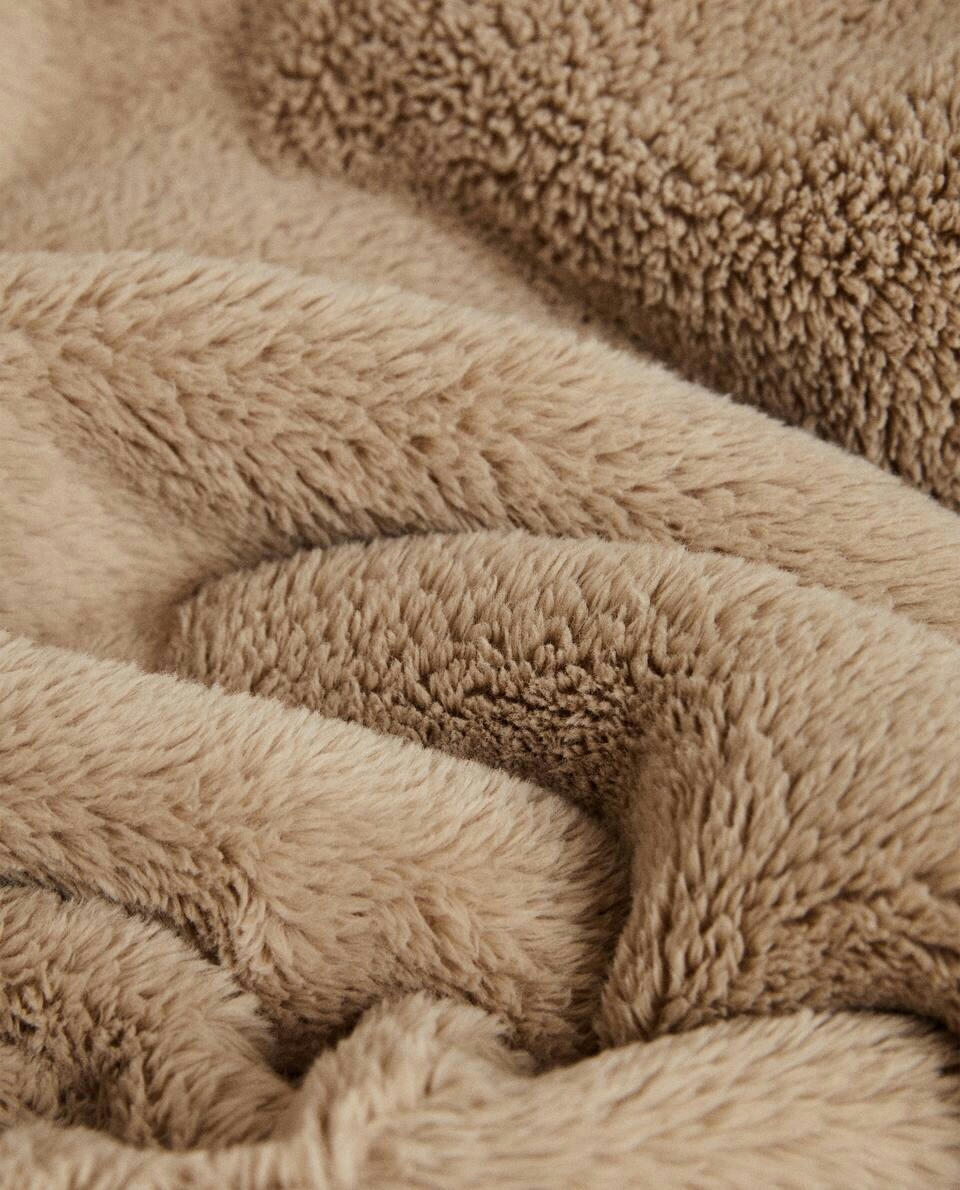 490 GSM SHORT FAUX FUR FLEECE BLANKET