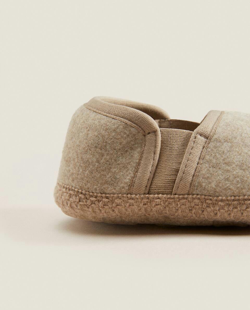 ELASTIC COSY SLIPPERS
