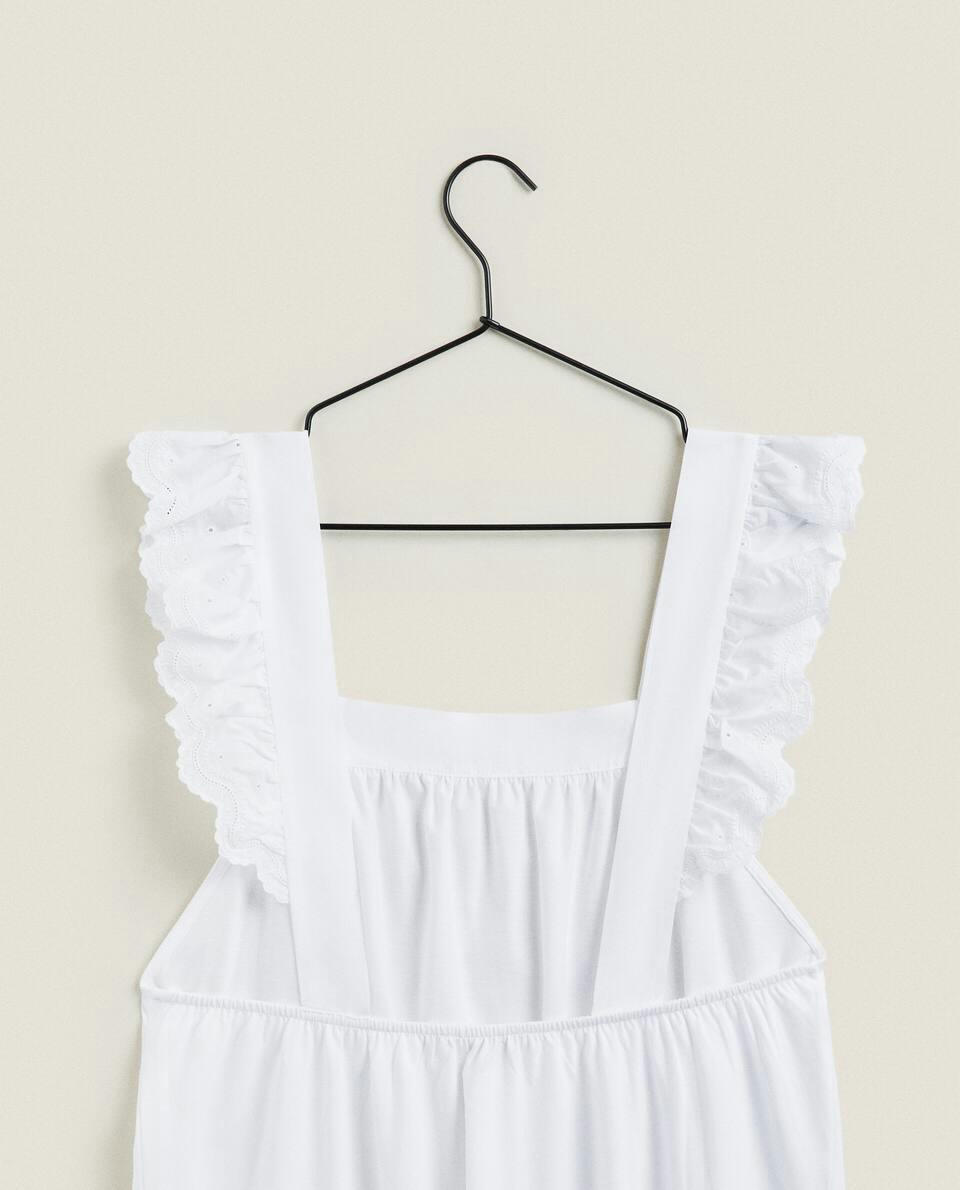 NIGHTDRESS WITH FRILLS