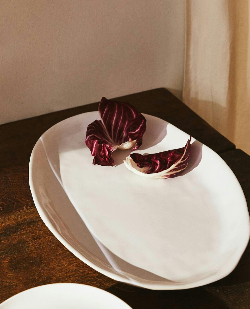 SET OF STONEWARE SERVING DISHES