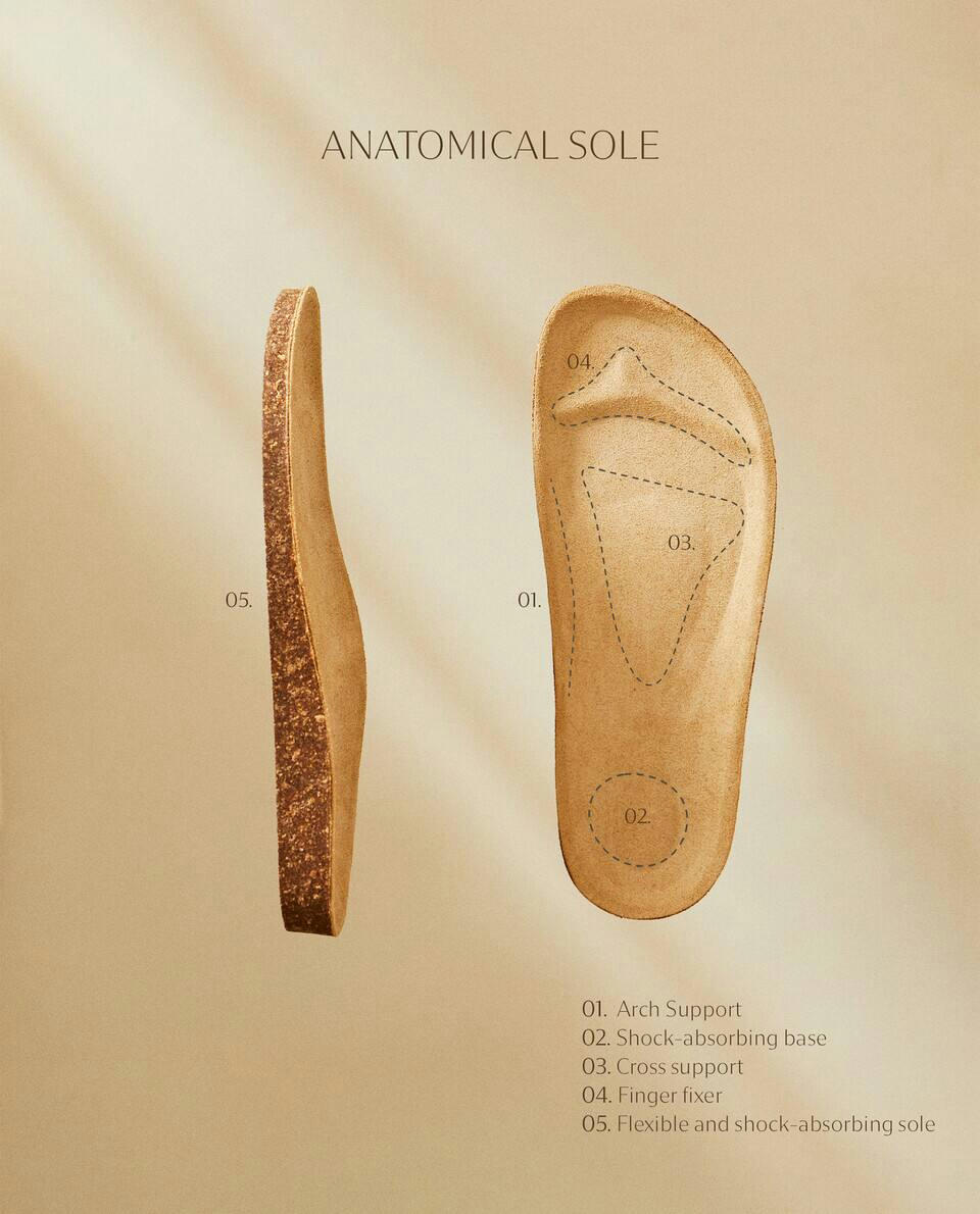 COVERED BUCKLE FELT MULE SLIPPERS